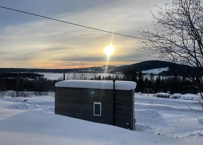 Semesterbostad Tiny House On Wheels With Great Views Sjusjoen Minihus Med Utsikt Sjusjoen Mesnali